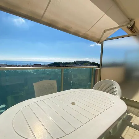Lumineux T2 Blue Beach Avec Piscine